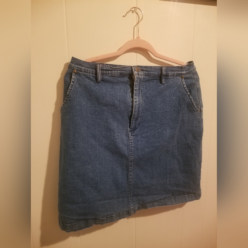 Cherokee jean denim skirt